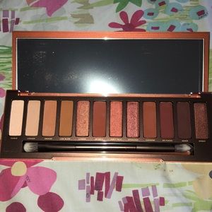 Urban Decay Naked Heat Eyeshadow Palette